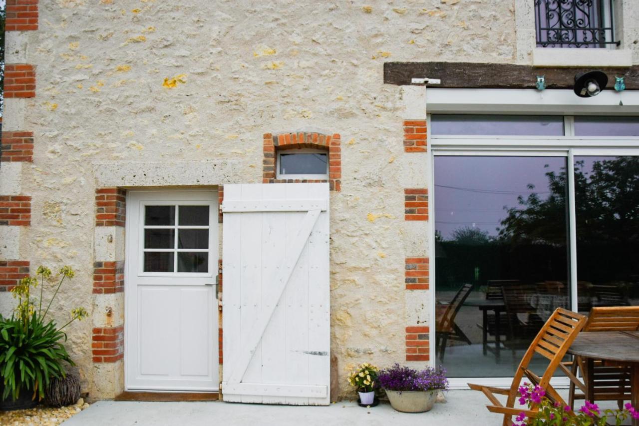 Gite Des Ouches - Piscine Civray  Exterior foto